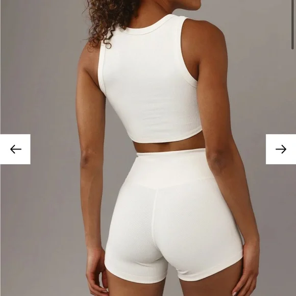 MONDAY ACTIVE IVORY SHORTS AND TOP SIZE M - Picture 2 of 8
